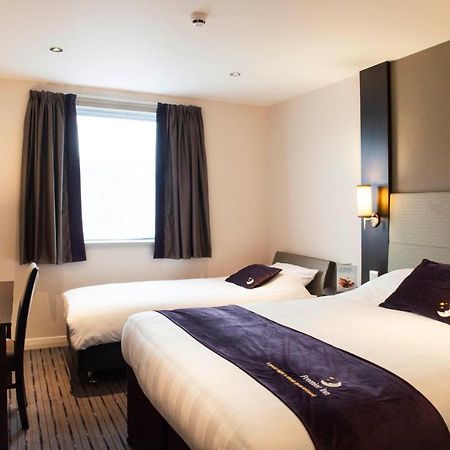 Premier Inn Guildford North - A3 Exterior foto