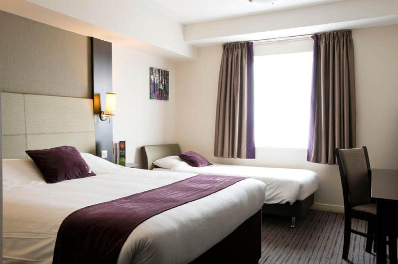 Premier Inn Guildford North - A3 Exterior foto