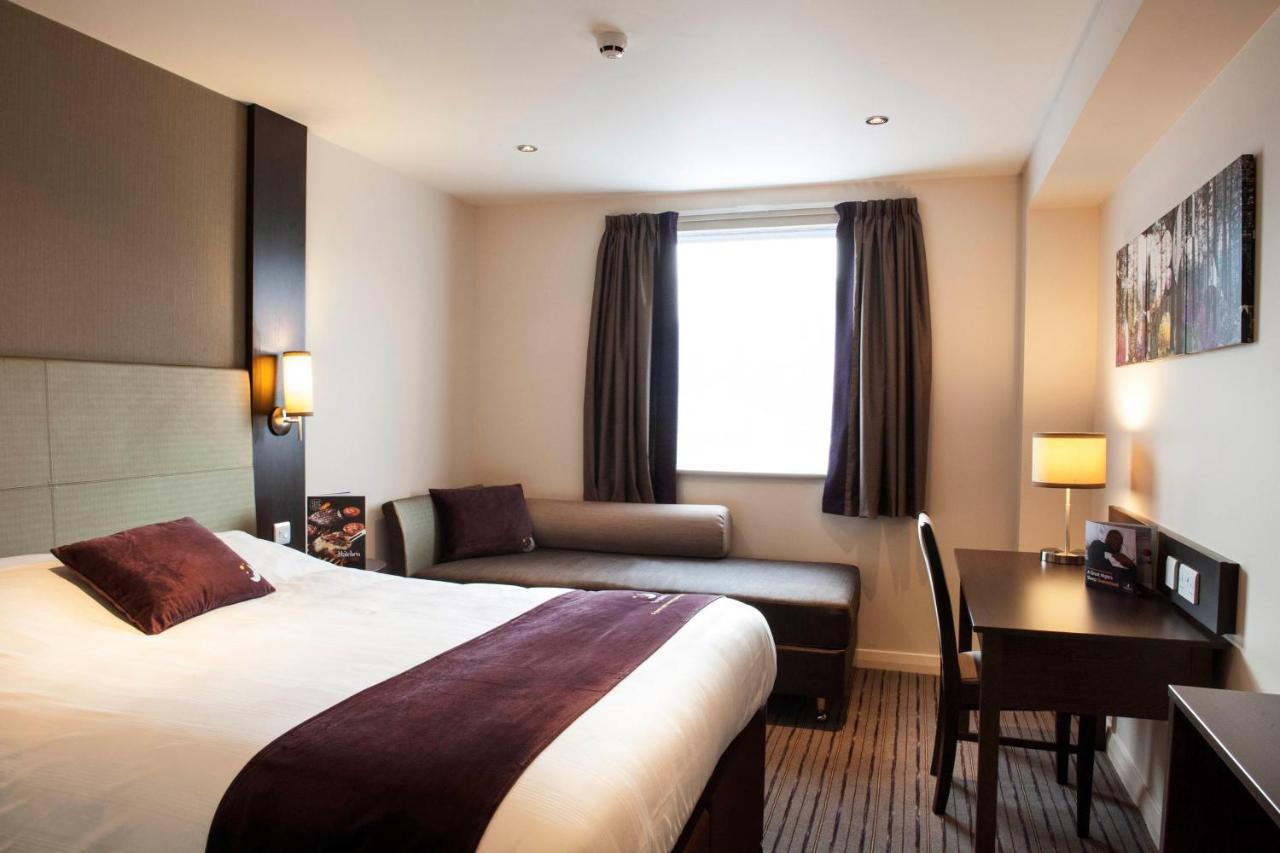 Premier Inn Guildford North - A3 Exterior foto